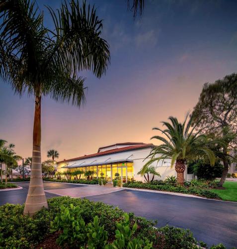 Outside view of Gulf Coast Community Foundation's Venice Headquarters.
